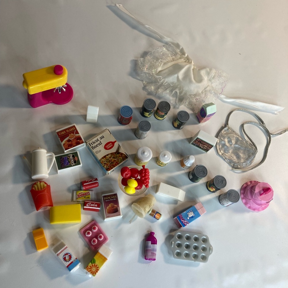 Barbie mattel fashion doll Minature food kitchen fruit bowl lot.